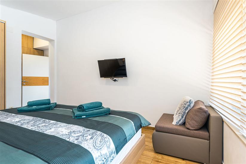 House K1, for 12 persons