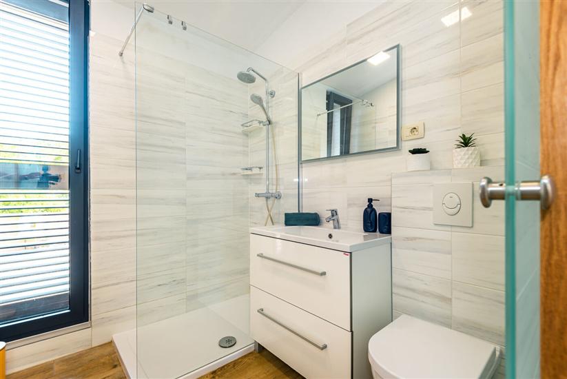 House K1, for 12 persons