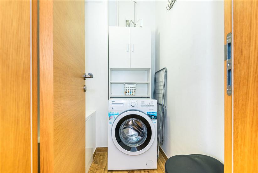 House K1, for 12 persons