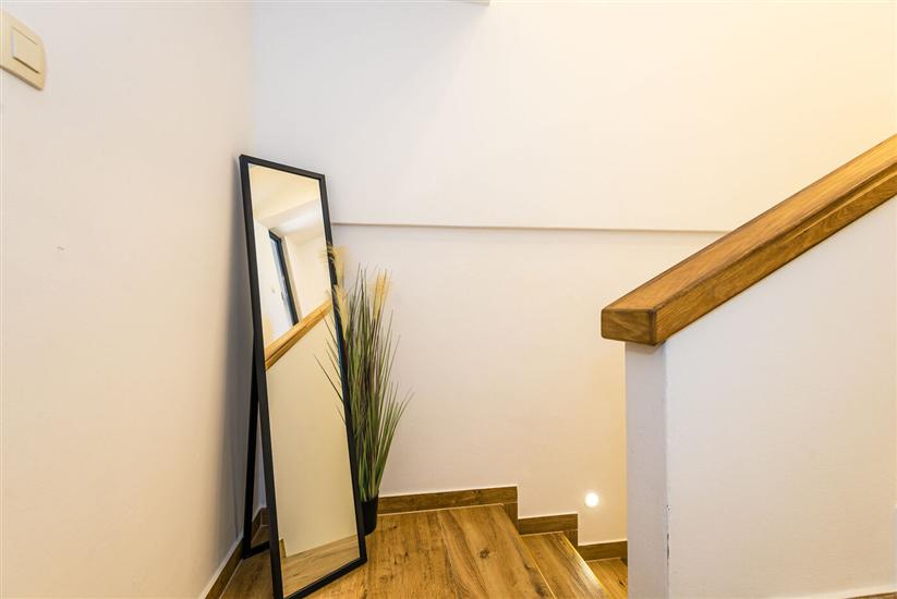 House K1, for 12 persons