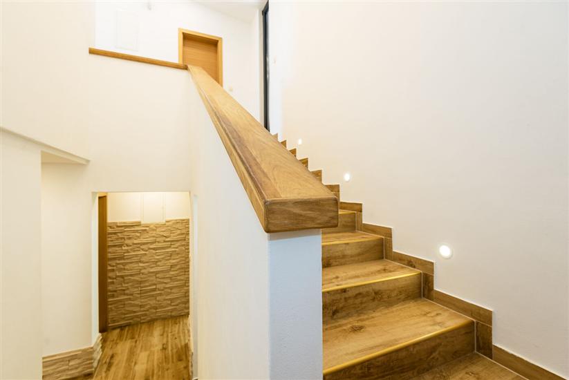 House K1, for 12 persons