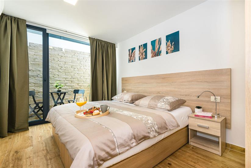 House K1, for 12 persons