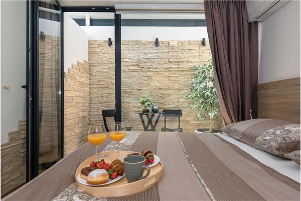 House K1, for 12 persons