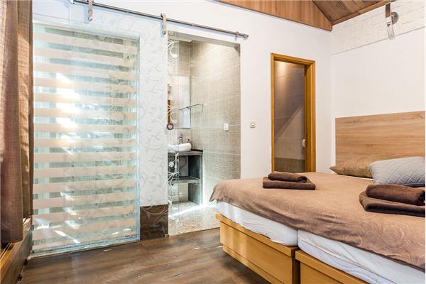 House K1, for 12 persons