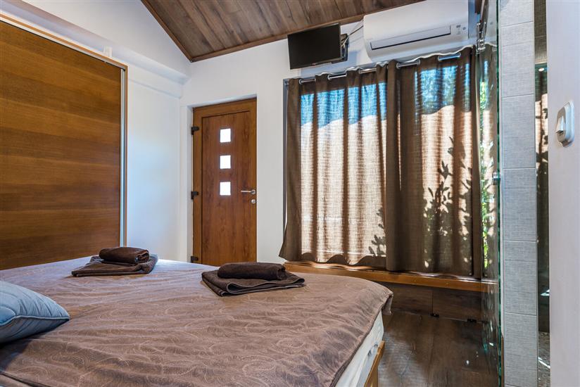 House K1, for 12 persons