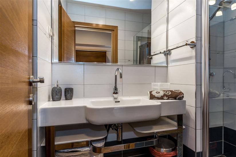 House K1, for 12 persons