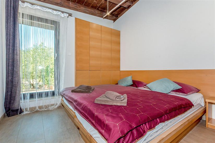 House K1, for 12 persons