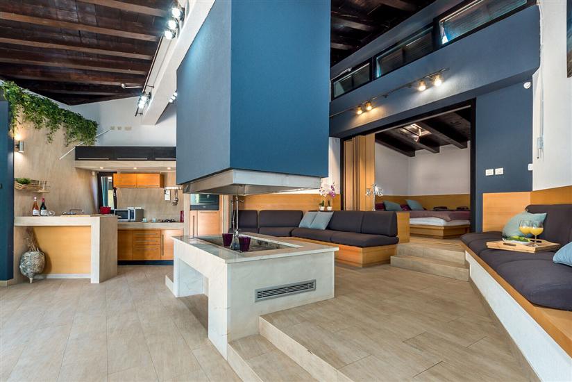 House K1, for 12 persons