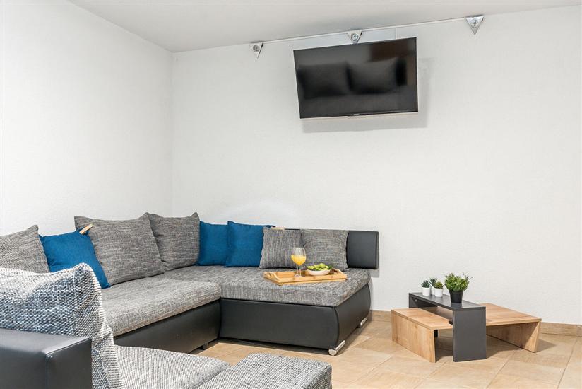 House K1, for 12 persons