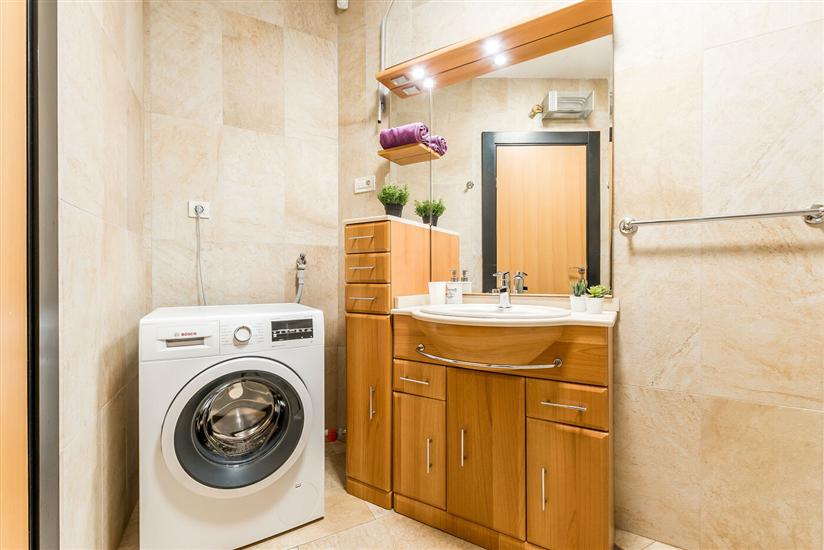 House K1, for 12 persons