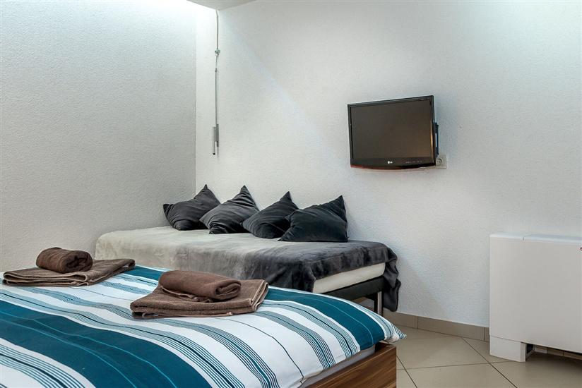 House K1, for 12 persons