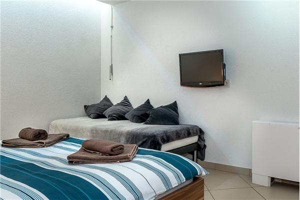 House K1, for 12 persons