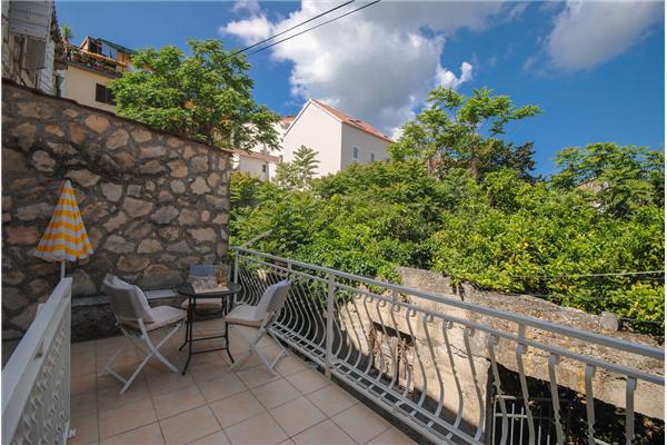 Apartment A1, for 5 persons