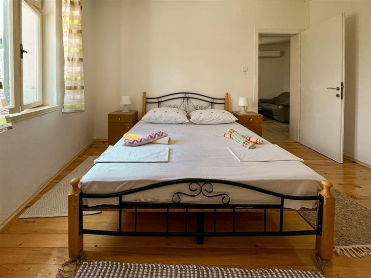 Apartment A1, for 5 persons