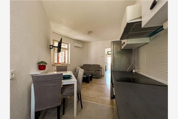 Apartment A1, for 5 persons