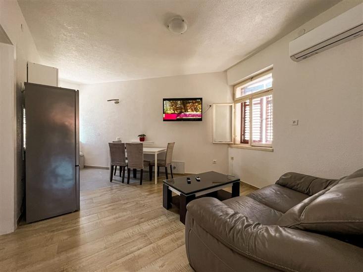 Apartment A1, for 5 persons