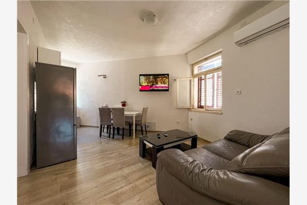 Apartment A1, for 5 persons