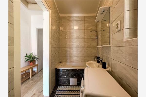 Apartment A1, for 5 persons