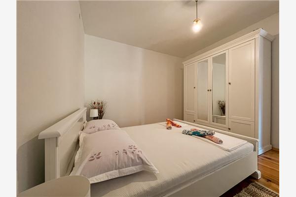 Apartment A1, for 5 persons