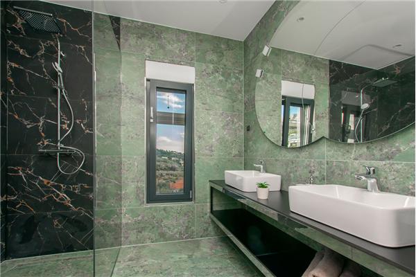 House K1, for 20 persons