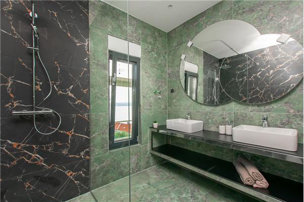 House K1, for 20 persons