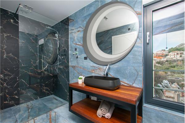 House K1, for 20 persons