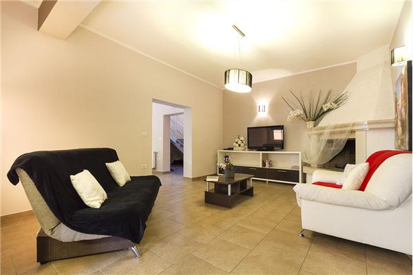 House K1, for 22 persons