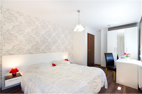 House K1, for 22 persons