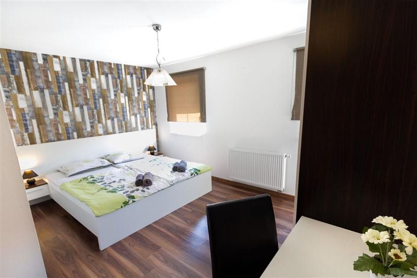 House K1, for 22 persons