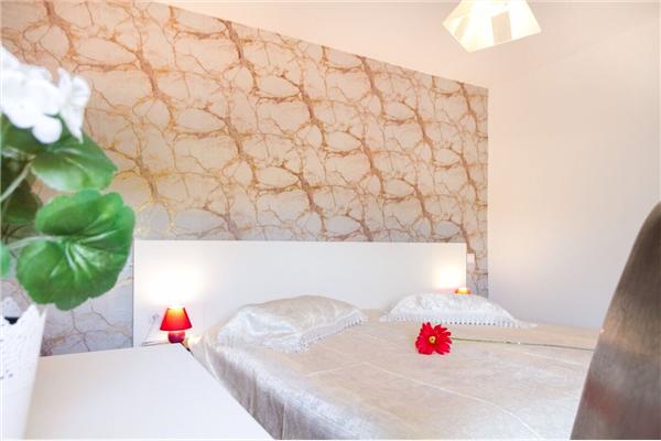 House K1, for 22 persons