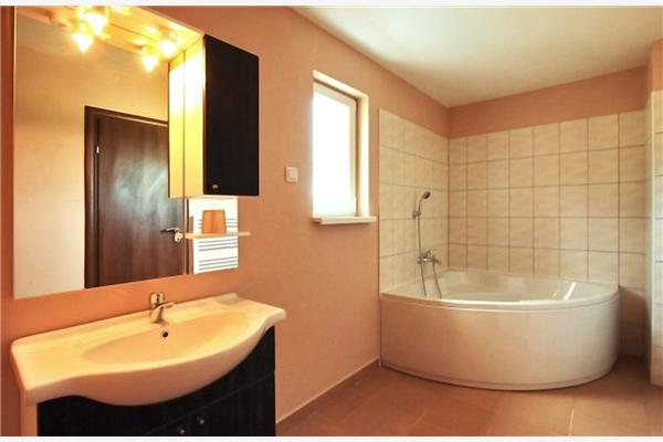 House K1, for 22 persons