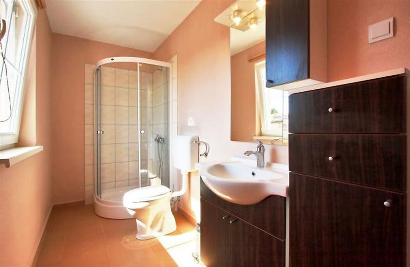 House K1, for 22 persons