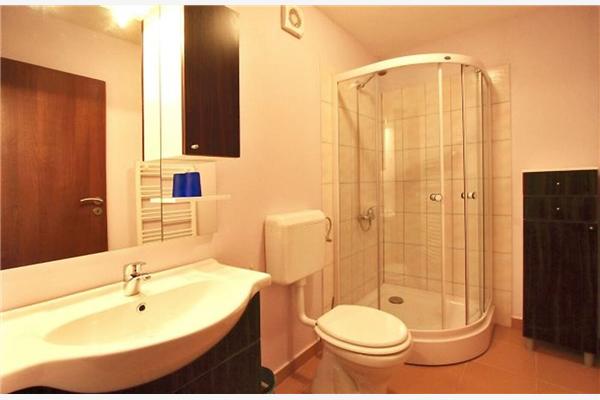 House K1, for 22 persons