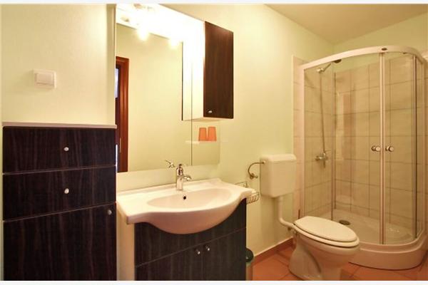 House K1, for 22 persons