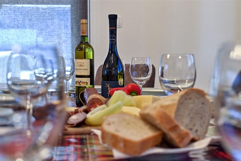 Apartment A1, for 5 persons