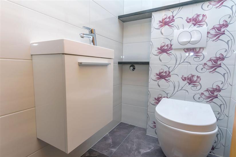 Apartment A3, for 6 persons