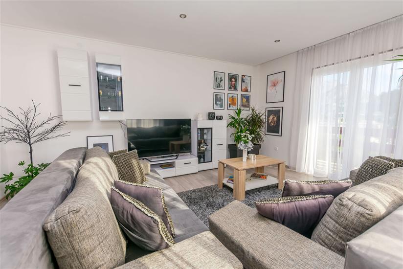 Apartment A2, for 6 persons