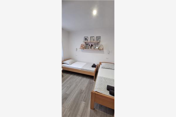 Apartment A2, for 6 persons