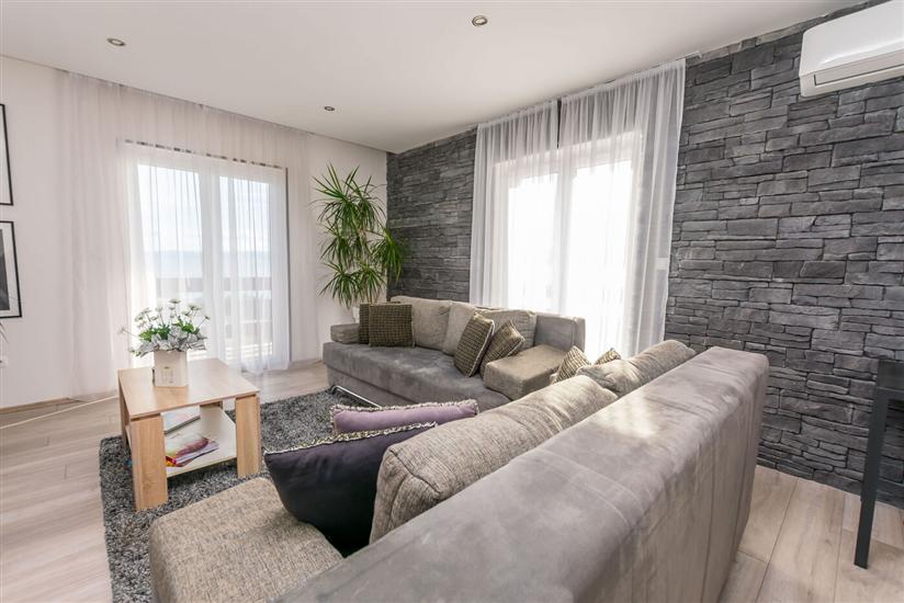 Apartment A2, for 6 persons