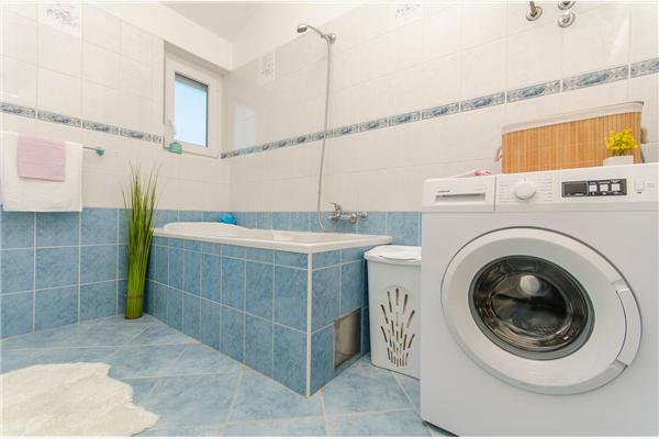 Apartment A1, for 6 persons