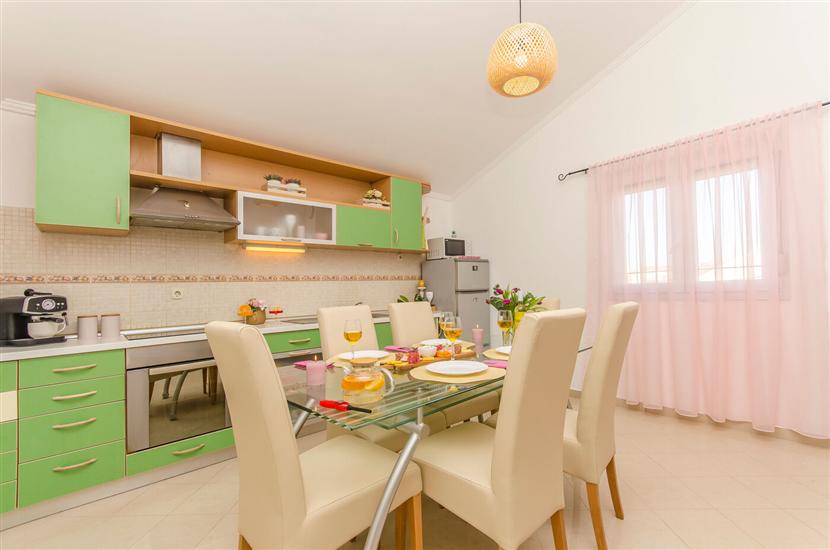 Apartment A1, for 6 persons