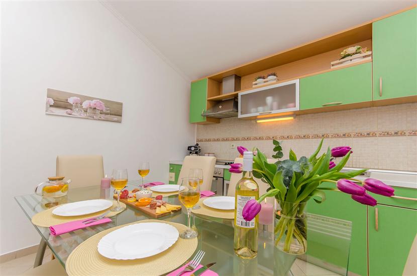 Apartment A1, for 6 persons