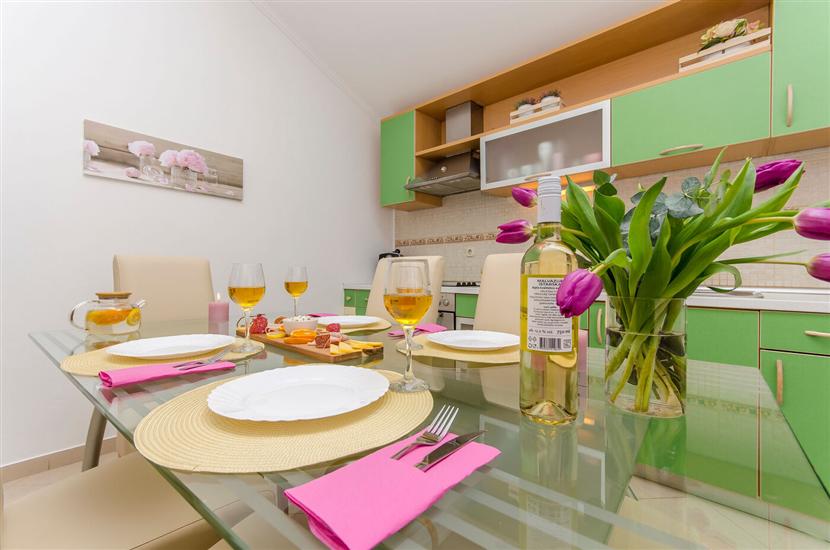 Apartment A1, for 6 persons