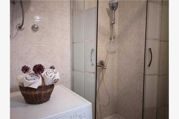 Apartment A2, for 5 persons