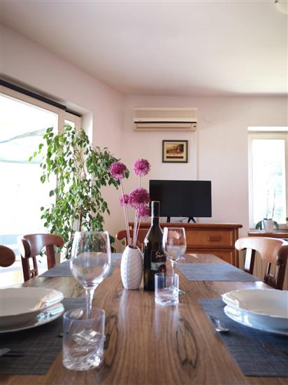 Apartment A2, for 5 persons