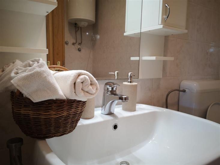 Apartment A2, for 5 persons