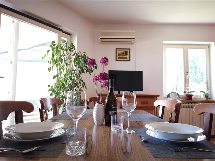 Apartment A2, for 5 persons