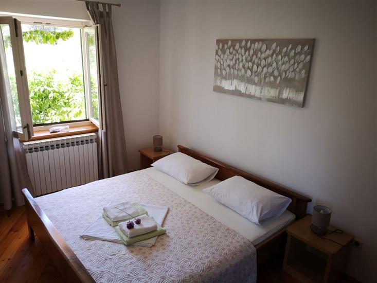 Apartment A2, for 5 persons
