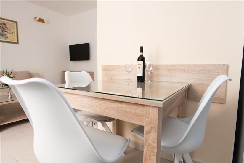 Apartment A2, for 3 persons