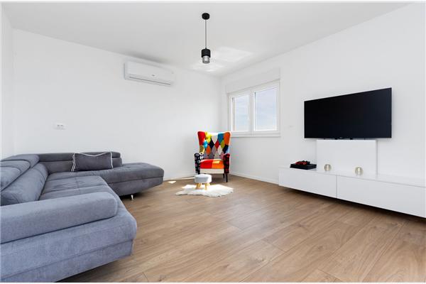 House K1, for 10 persons